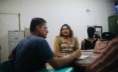 Roberto Amorim com duas entrevistas da revista Saber Ufal sobre os cursos de artes