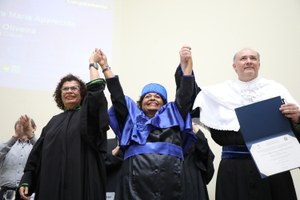 Ufal entrega título de Doutora Honoris Causa à professora Cida