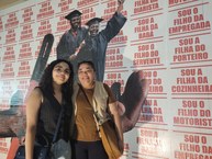 Público visita as obras “Azul é a memória”, de Jhonyson Nobre, e “Gigantes”, de Gleyson Borges