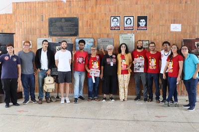 Comissão da Memória descerra placa em homenagem aos estudantes da Ufal