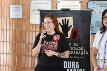 O momento solene reuniu a comunidade acadêmica, familiares dos homenageados e militantes políticos