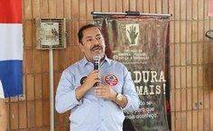 O momento solene reuniu a comunidade acadêmica, familiares dos homenageados e militantes políticos