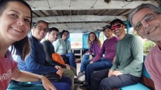 Professores Peter May e Deividson Gatto (à direita) com a turma de mestrado