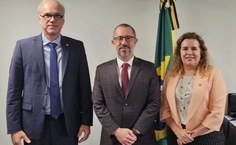 José Daniel Diniz Melo, presidente da Andifes,Vinicius Marques de Carvalho, ministro da CGU, e Sandra Goulart, vice-presidente da Andifes