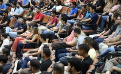 Auditório lotado na solenidade de abertura