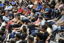 Auditório lotado na solenidade de abertura