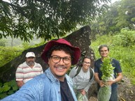 Da esquerda para direita: apicultor Cícero, de Colônia Leopoldina, mestrando Jonatas Costa, Ana Prata e Ticiano Nascimento
