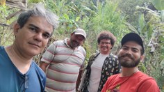 Da esquerda para direita: Ticiano Nascimento, apicultor Cícero, Jônatas Costa, mestrando do Ceca, e William Calixto, bolsista de iniciação científica de agroecologia