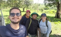 Da esquerda para direita: Arthur Tavares Ferreira Borges, doutorando do Programa de Pós-Graduação em Matemática; Perla, aluna de iniciação científica de agroecologia; mestrando Jonatas Costa e pesquisadora Ana Prata
