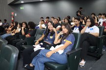 Alunos e alunas de escolas do município também prestigiaram a cerimônia