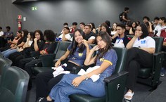 Alunos e alunas de escolas do município também prestigiaram a cerimônia