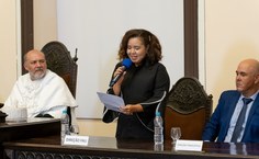 Professora Thaysa Sampaio Sarmento faz homenagem a Tânia de Maya Pedrosa