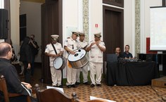 A banda de pífanos Esquenta Muié fez a recepção da homenageada Tânia de Maya Pedrosa