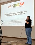 Estudante Juliana Calixto apresentou o trabalho Avaliação da escala Grupequi-Ufal em equídeos de tração urbana