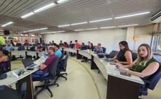 Reunião na Sala dos Conselhos