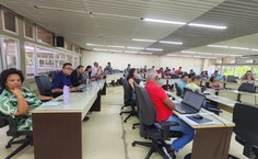 Reunião na Sala dos Conselhos