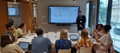 Alan Pedro, do Nees Ufal, durante apresentação na Universidade de Oxford, na Inglaterra