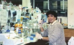 Professor Eduardo Ramalho no ínicio dos estudos sobre teste molecular para detectar HPV