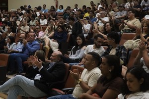 Ufal acolhe novos estudantes com calourada lotada no campus