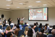 Mirna Porto apresentou o projeto cenográfico da Bienal