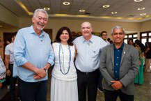 Deputado Paulão, a vice-reitora da Ufal, Eliane Cavalcanti, o reitor Josealdo Tonholo e o professor Edson Bento, presidente da Fundepes, parceira da Bienal