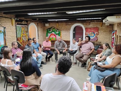 Danilo Marques (ao centro de óculos) durante reunião no Museu Théo Brandão