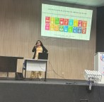 Professora Juliene Barros durante apresentação da campanha 2025 no Campus do Sertão