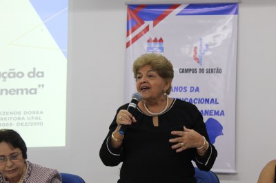 Reitora honorária Ana Dayse Dorea esteve no evento para falar sobre o inicio de tudo