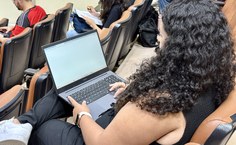 Auditório cheio na tarde do primeiro dia do evento