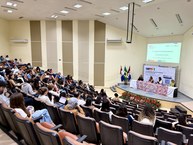 Auditório cheio na tarde do primeiro dia do evento