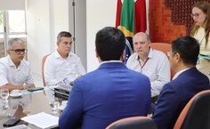 Reunião no gabinete do reitor, no Campus A. C. Simões