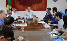 Reunião no gabinete do reitor, no Campus A. C. Simões