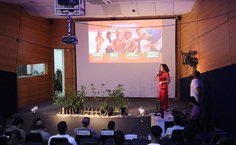 Ariane Monteiro, engenheira ambiental egressa da Ufal, durante o evento no LCCV