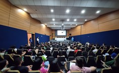 Aula do curso realizada no auditório do LCCV - Laboratório de Computação Científica e Visualização