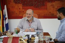 Reitor Josealdo Tonholo