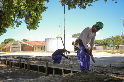 Primeira etapa das Obras de construção das calçadas e instalação do piso tátil