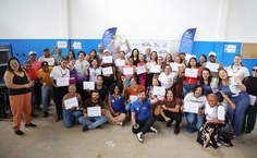 Jovens e adultos de comunidades quilombolas de Alagoas que receberam certificados