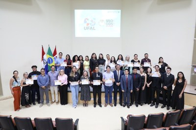 Ao todo, 27 iniciativas foram aprovadas pelo Instituto Selo Social. Nesta primeira etapa, foram premiados 18 projetos do Campus A.C. Simões. As iniciativas dos demais campi receberão os certificados nos dias 5 e 6 de maio.