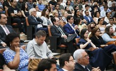 Auditório lotado para acompanhar a cerimônia