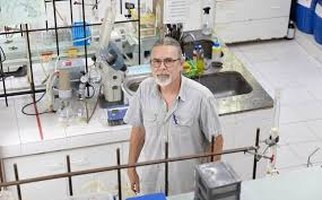 Pesquisa iniciada na Ufal gera patente para compostos com potencial contra parasitas